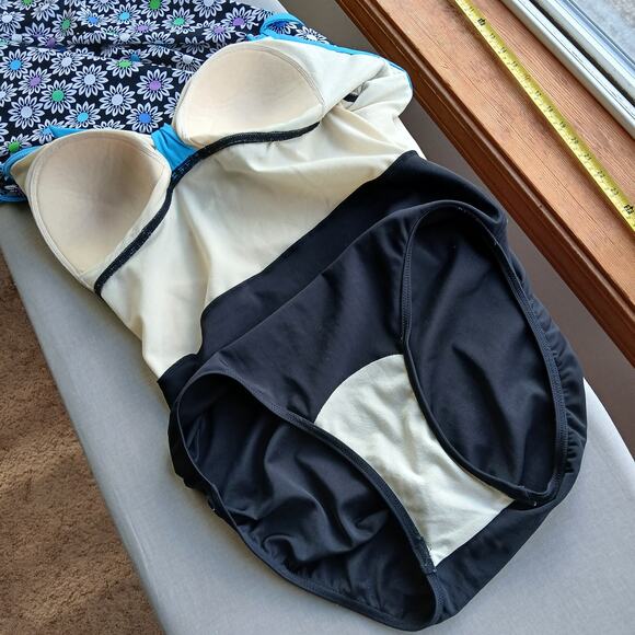 A Shore Fit One Piece Swim Dress size 14 retro floral built in padding EUC - Picture 6 of 16